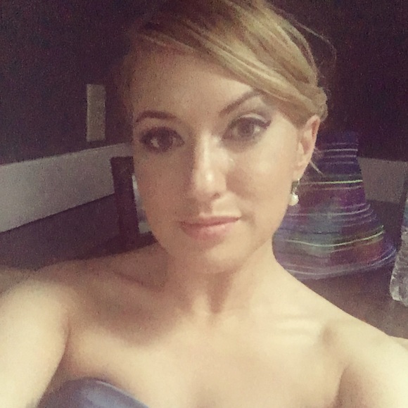 Meet your Posher, Kristen - Picture 2 of 3